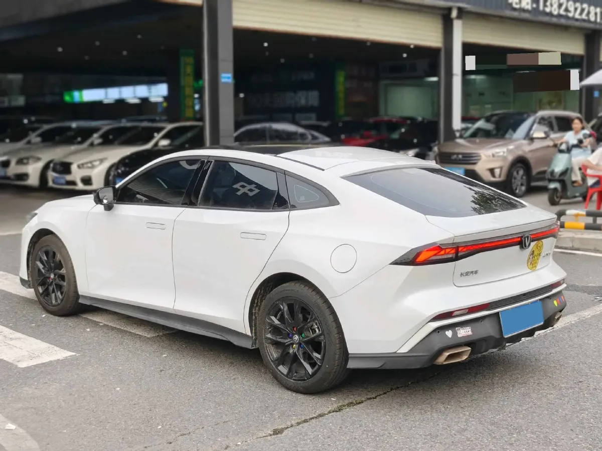2024 ChangAn UNI-V 1.5T 188HP L4 7DCT,autocango,china used car exporter,china ev exporter,chinese used car exporter,chinese used ev exporter