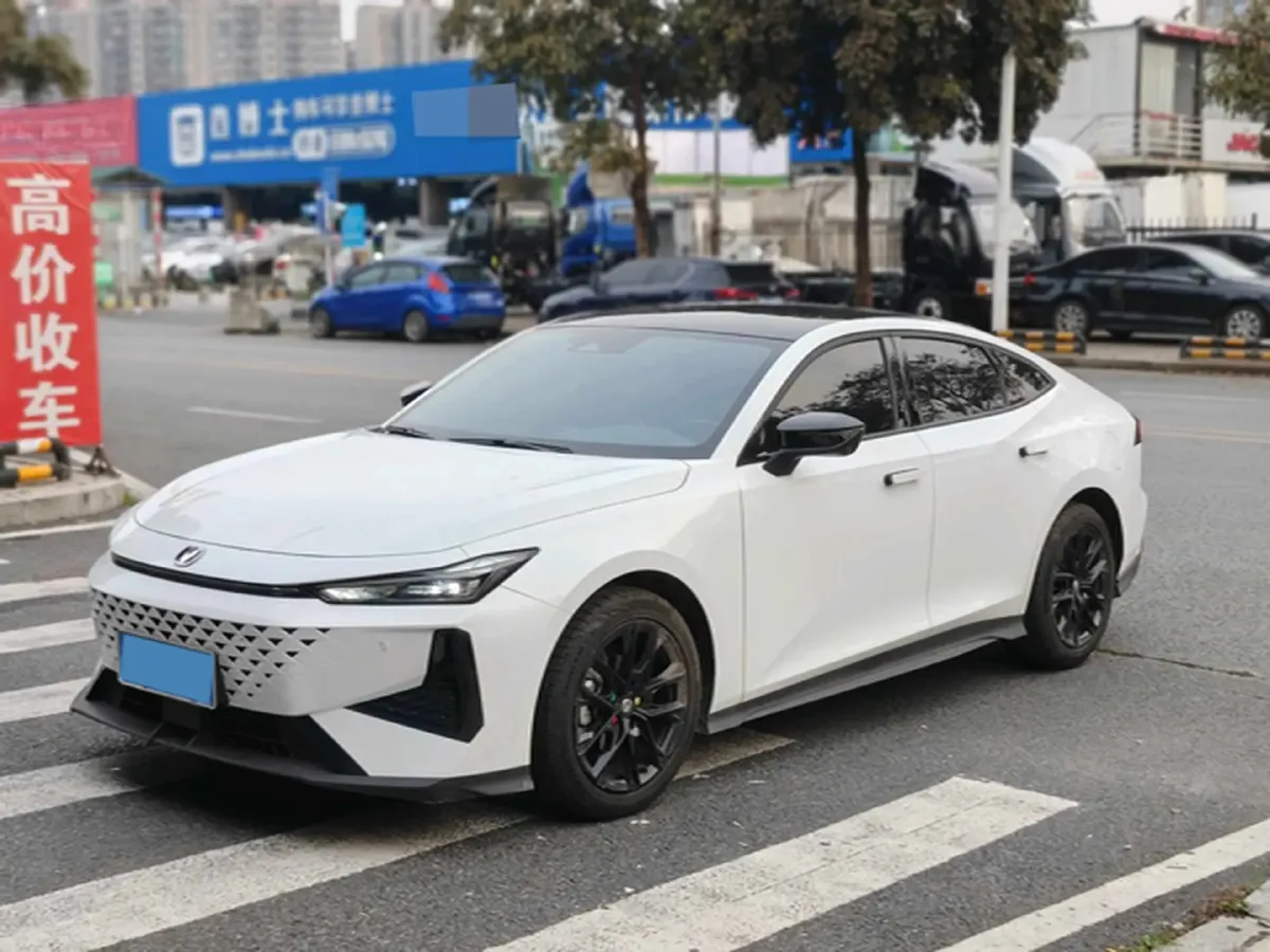 2024 ChangAn UNI-V 1.5T 188HP L4 7DCT,autocango,china used car exporter,china ev exporter,chinese used car exporter,chinese used ev exporter