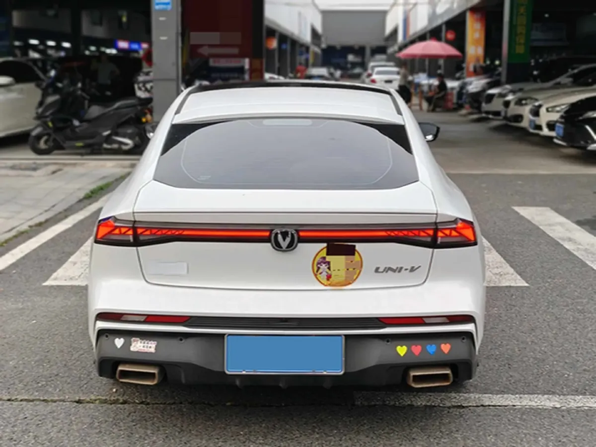2024 ChangAn UNI-V 1.5T 188HP L4 7DCT,autocango,china used car exporter,china ev exporter,chinese used car exporter,chinese used ev exporter