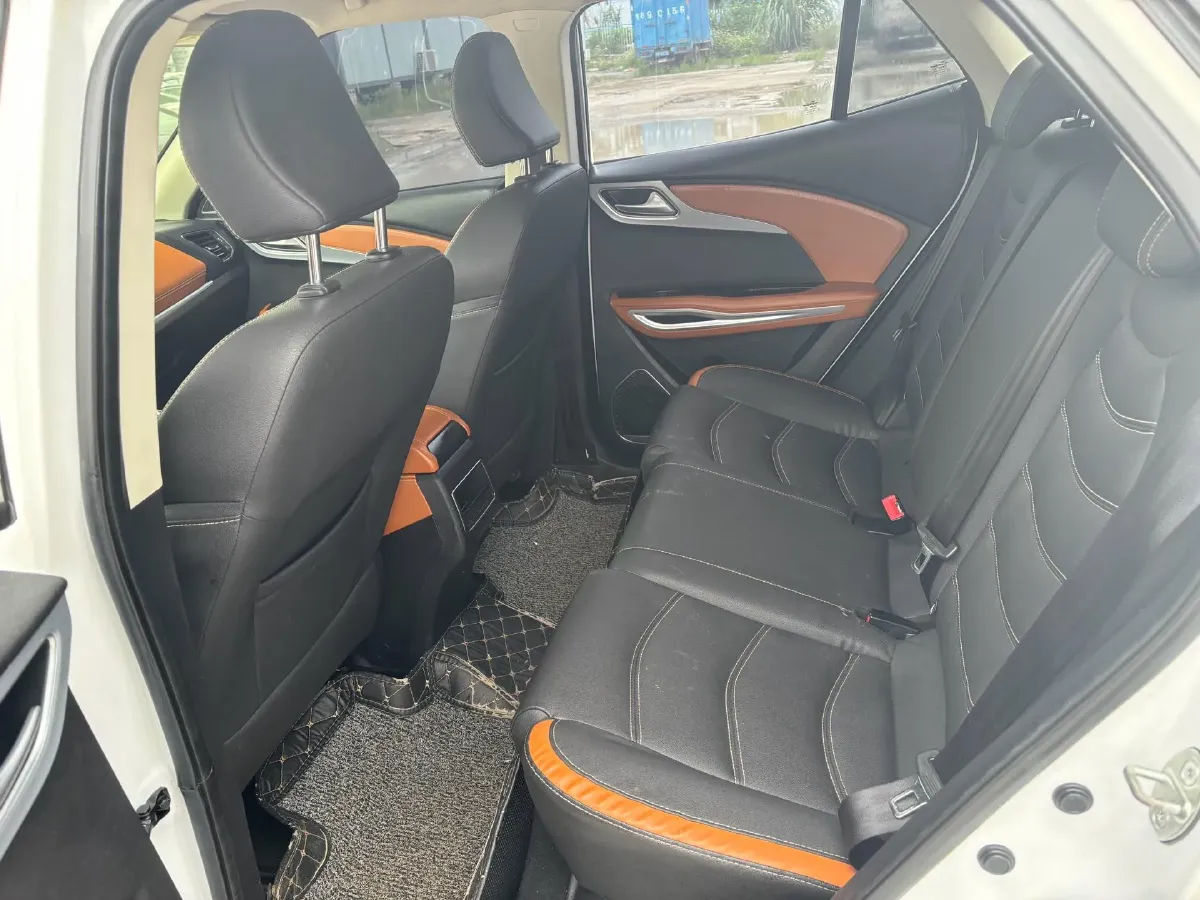 2017 Zotye T300 1.5L 112HP L4 5MT,autocango,china used car exporter,china ev exporter,chinese used car exporter,chinese used ev exporter