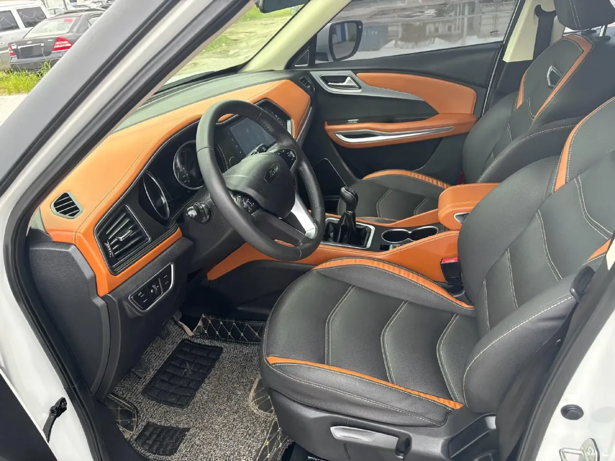 2017 Zotye T300 1.5L 112HP L4 5MT,autocango,china used car exporter,china ev exporter,chinese used car exporter,chinese used ev exporter