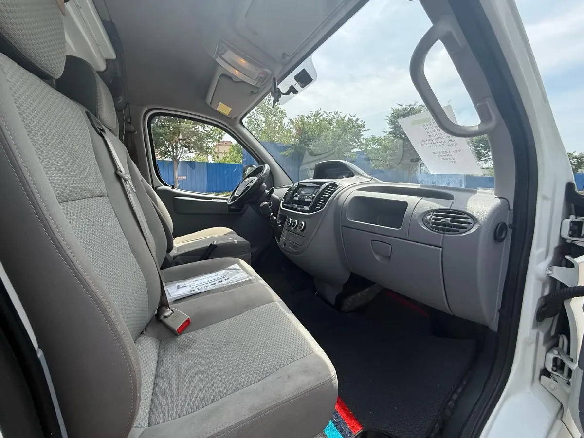 2021 MAXUS XinTu V80 2.0T 127HP L4 6MT,autocango,china used car exporter,china ev exporter,chinese used car exporter,chinese used ev exporter