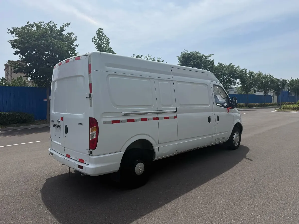 2021 MAXUS XinTu V80 2.0T 127HP L4 6MT,autocango,china used car exporter,china ev exporter,chinese used car exporter,chinese used ev exporter