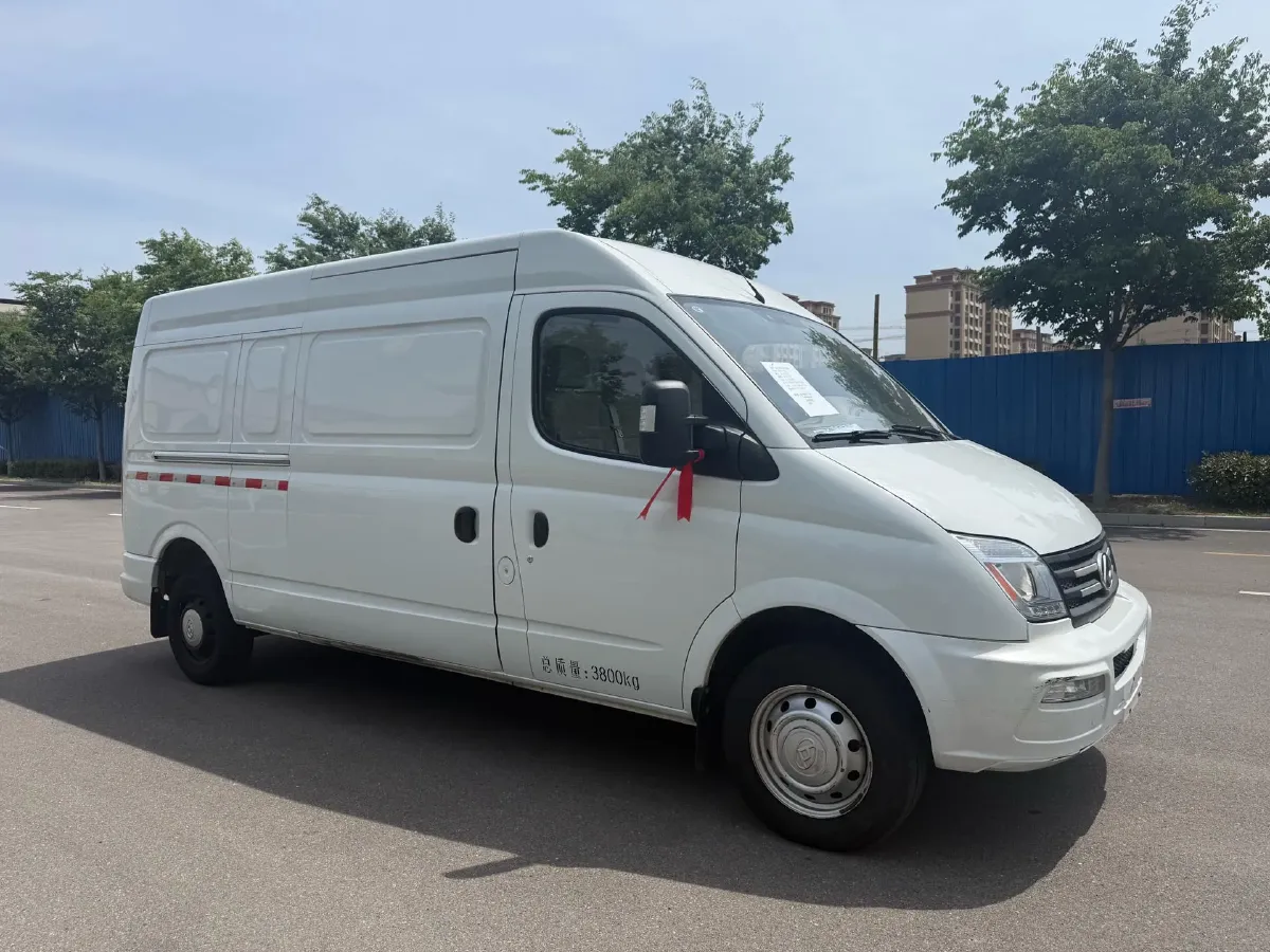 2021 MAXUS XinTu V80 2.0T 127HP L4 6MT,autocango,china used car exporter,china ev exporter,chinese used car exporter,chinese used ev exporter
