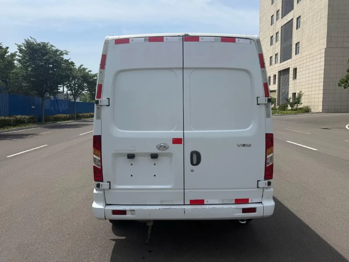 2021 MAXUS XinTu V80 2.0T 127HP L4 6MT,autocango,china used car exporter,china ev exporter,chinese used car exporter,chinese used ev exporter