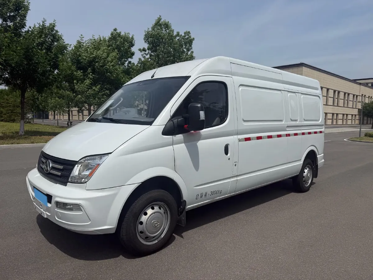 2021 MAXUS XinTu V80 2.0T 127HP L4 6MT,autocango,china used car exporter,china ev exporter,chinese used car exporter,chinese used ev exporter