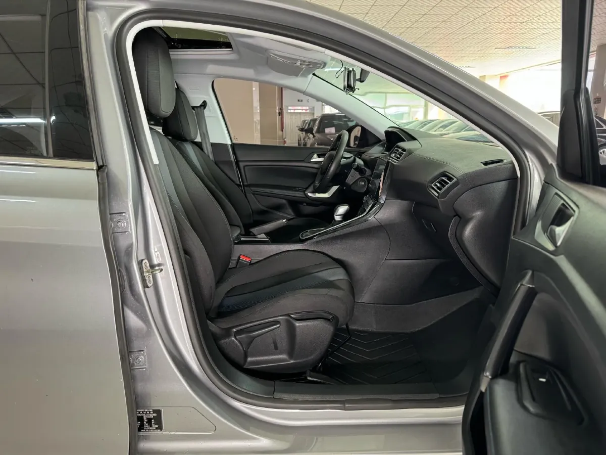 2018 Peugeot 308 1.6L 117HP L4 6AT,autocango,china used car exporter,china ev exporter,chinese used car exporter,chinese used ev exporter