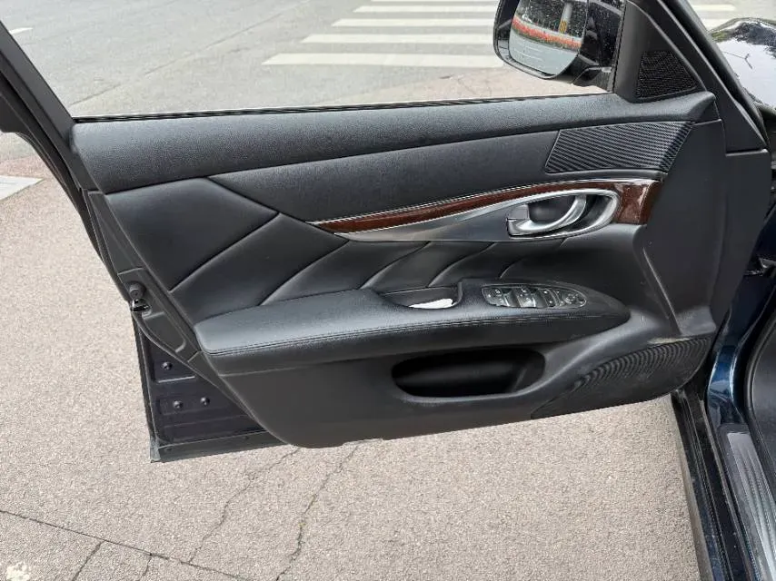2019 Alfa Romeo Giulia 2.0T 280HP L4 8AT,autocango,china used car exporter,china ev exporter,chinese used car exporter,chinese used ev exporter