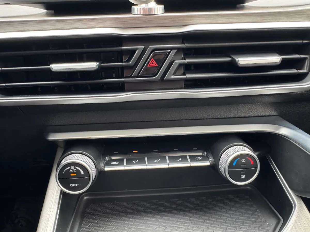 2021 Geely Coolray 1.4T 141HP L4 6DCT,autocango,china used car exporter,china ev exporter,chinese used car exporter,chinese used ev exporter
