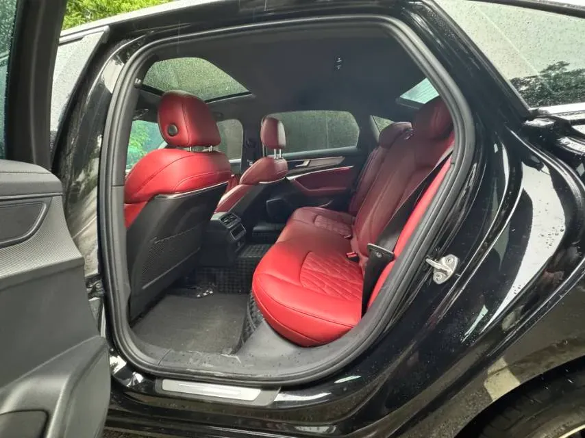 2021 Audi A6L 2.0T 190HP L4 7DCT,autocango,china used car exporter,china ev exporter,chinese used car exporter,chinese used ev exporter