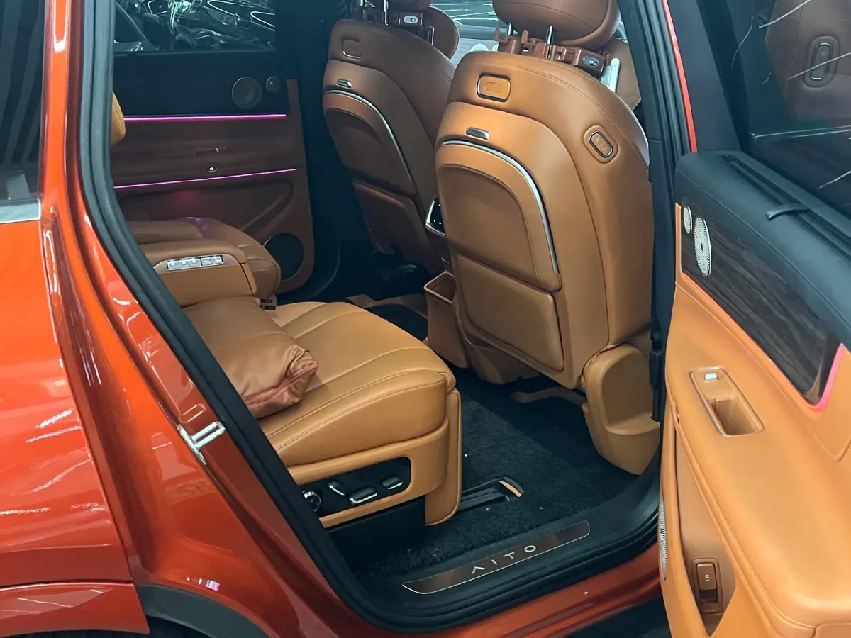 2024 AITO AITO M9 1.5T 152HP L4 REEV 42KWH,autocango,china used car exporter,china ev exporter,chinese used car exporter,chinese used ev exporter