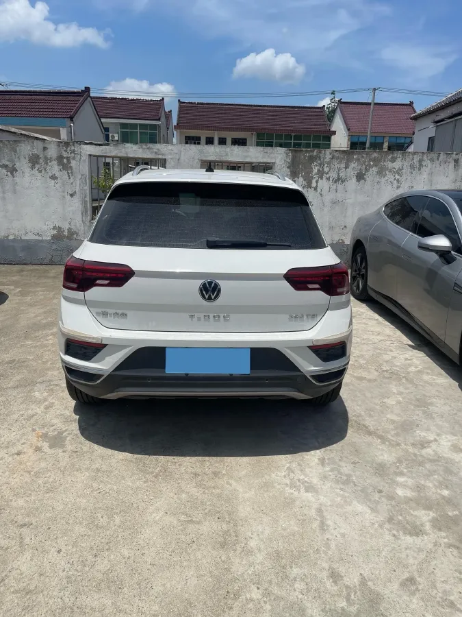 2022 Volkswagen T-Roc 1.4T 150HP L4 7DCT,autocango,china used car exporter,china ev exporter,chinese used car exporter,chinese used ev exporter