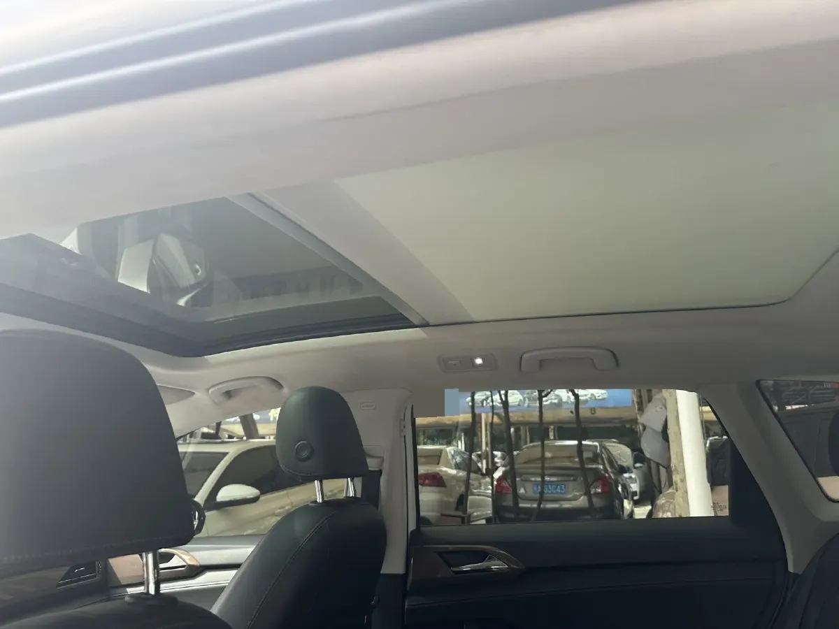 2019 MINI MINI 1.5T 102HP L3 7DCT,autocango,china used car exporter,china ev exporter,chinese used car exporter,chinese used ev exporter