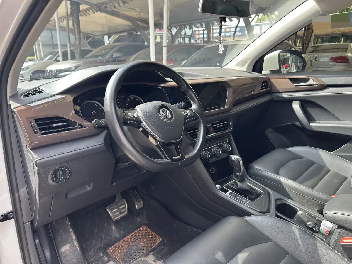 2019 MINI MINI 1.5T 102HP L3 7DCT,autocango,china used car exporter,china ev exporter,chinese used car exporter,chinese used ev exporter