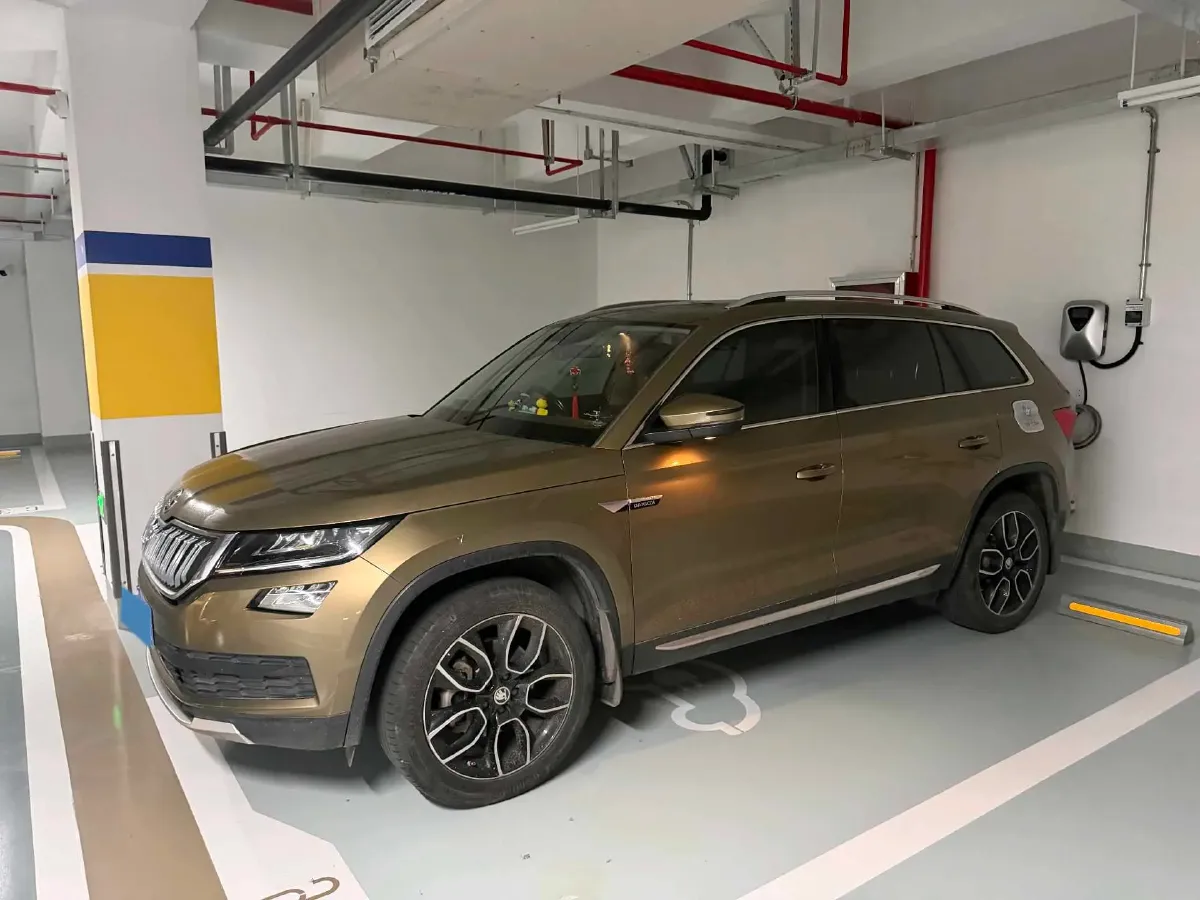 2018 Skoda Kodiak 2.0T 186HP L4 7DCT,autocango,china used car exporter,china ev exporter,chinese used car exporter,chinese used ev exporter