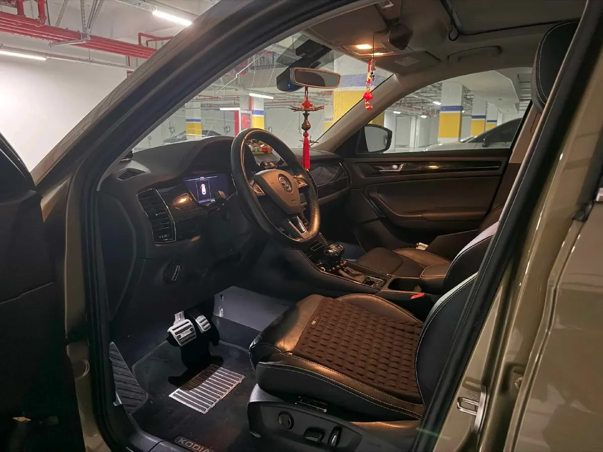2018 Skoda Kodiak 2.0T 186HP L4 7DCT,autocango,china used car exporter,china ev exporter,chinese used car exporter,chinese used ev exporter