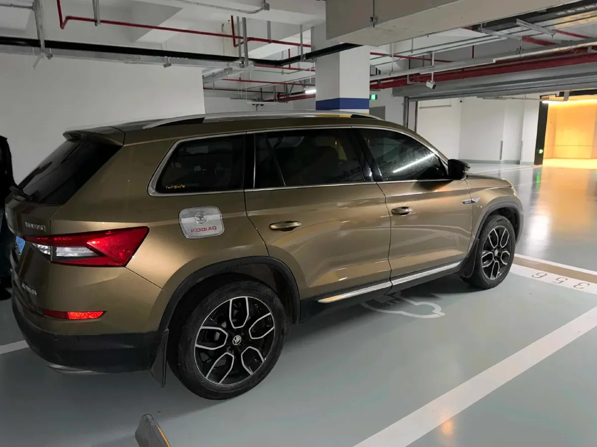 2018 Skoda Kodiak 2.0T 186HP L4 7DCT,autocango,china used car exporter,china ev exporter,chinese used car exporter,chinese used ev exporter