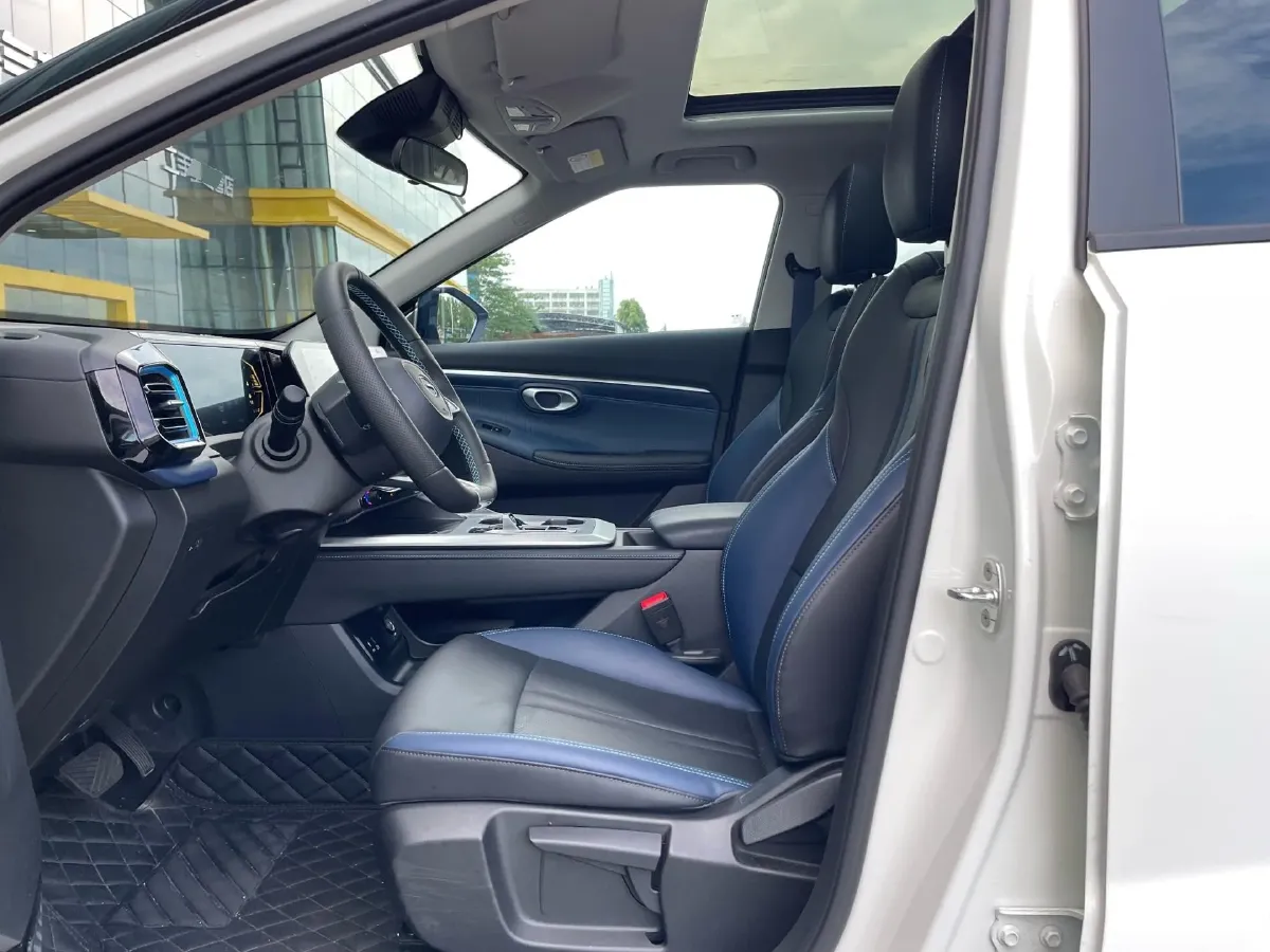 2023 GAC Trumpchi GS3 1.5T 177HP L4 7DCT,autocango,china used car exporter,china ev exporter,chinese used car exporter,chinese used ev exporter