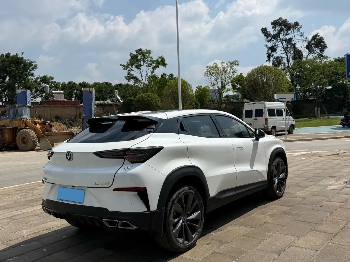 2020 ChangAn UNI-T 1.5T 180HP L4 7DCT,autocango,china used car exporter,china ev exporter,chinese used car exporter,chinese used ev exporter