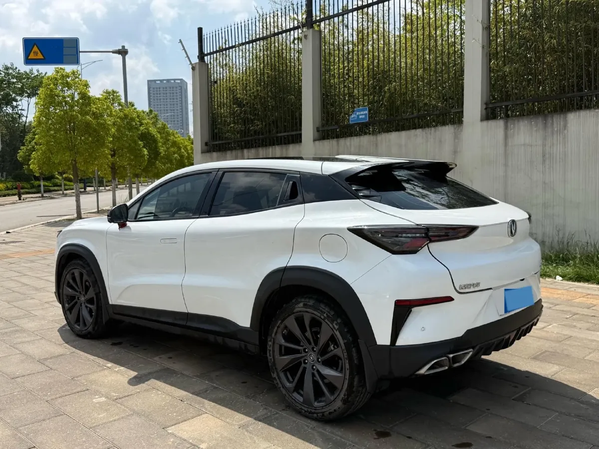 2020 ChangAn UNI-T 1.5T 180HP L4 7DCT,autocango,china used car exporter,china ev exporter,chinese used car exporter,chinese used ev exporter
