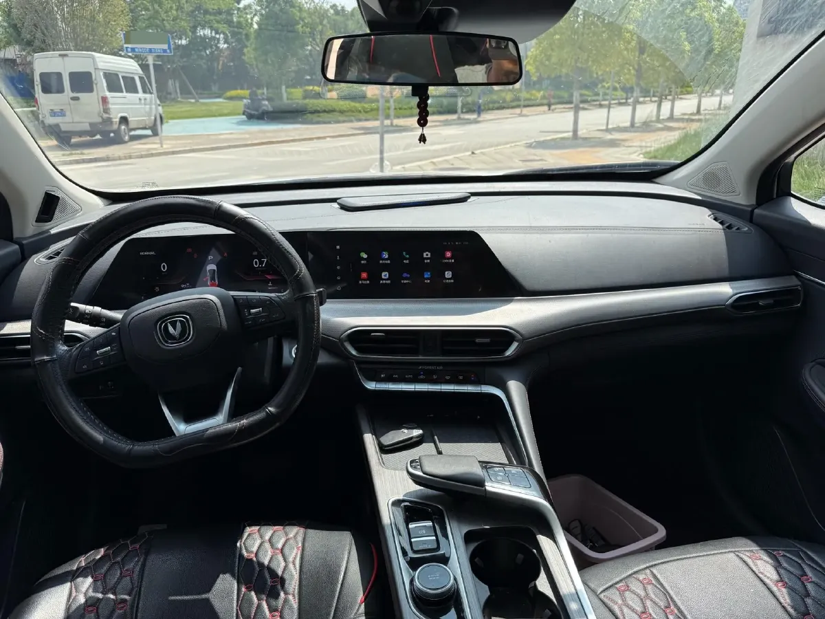 2020 ChangAn UNI-T 1.5T 180HP L4 7DCT,autocango,china used car exporter,china ev exporter,chinese used car exporter,chinese used ev exporter