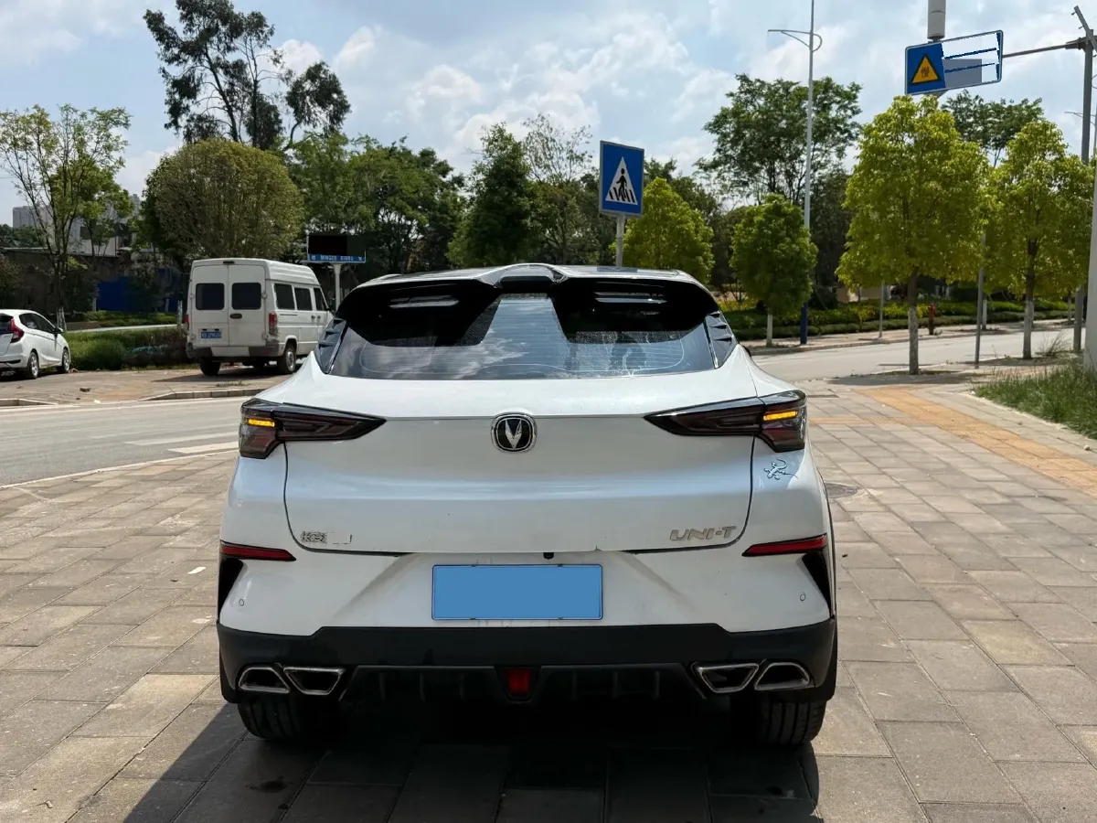 2020 ChangAn UNI-T 1.5T 180HP L4 7DCT,autocango,china used car exporter,china ev exporter,chinese used car exporter,chinese used ev exporter