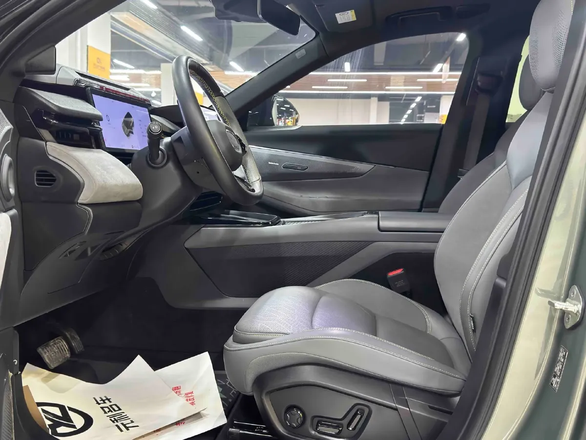 2023 LYNK&CO 08 EM-P 1.5T 163HP L4 3DHT PHEV 39.6KWH,autocango,china used car exporter,china ev exporter,chinese used car exporter,chinese used ev exporter