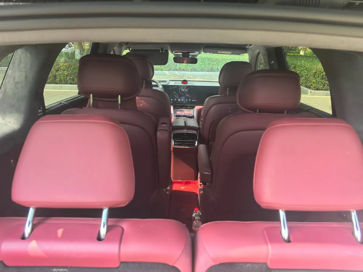 2025 AITO AITO M8 REEV 160HP REEV 53.4KWH,autocango,china used car exporter,china ev exporter,chinese used car exporter,chinese used ev exporter