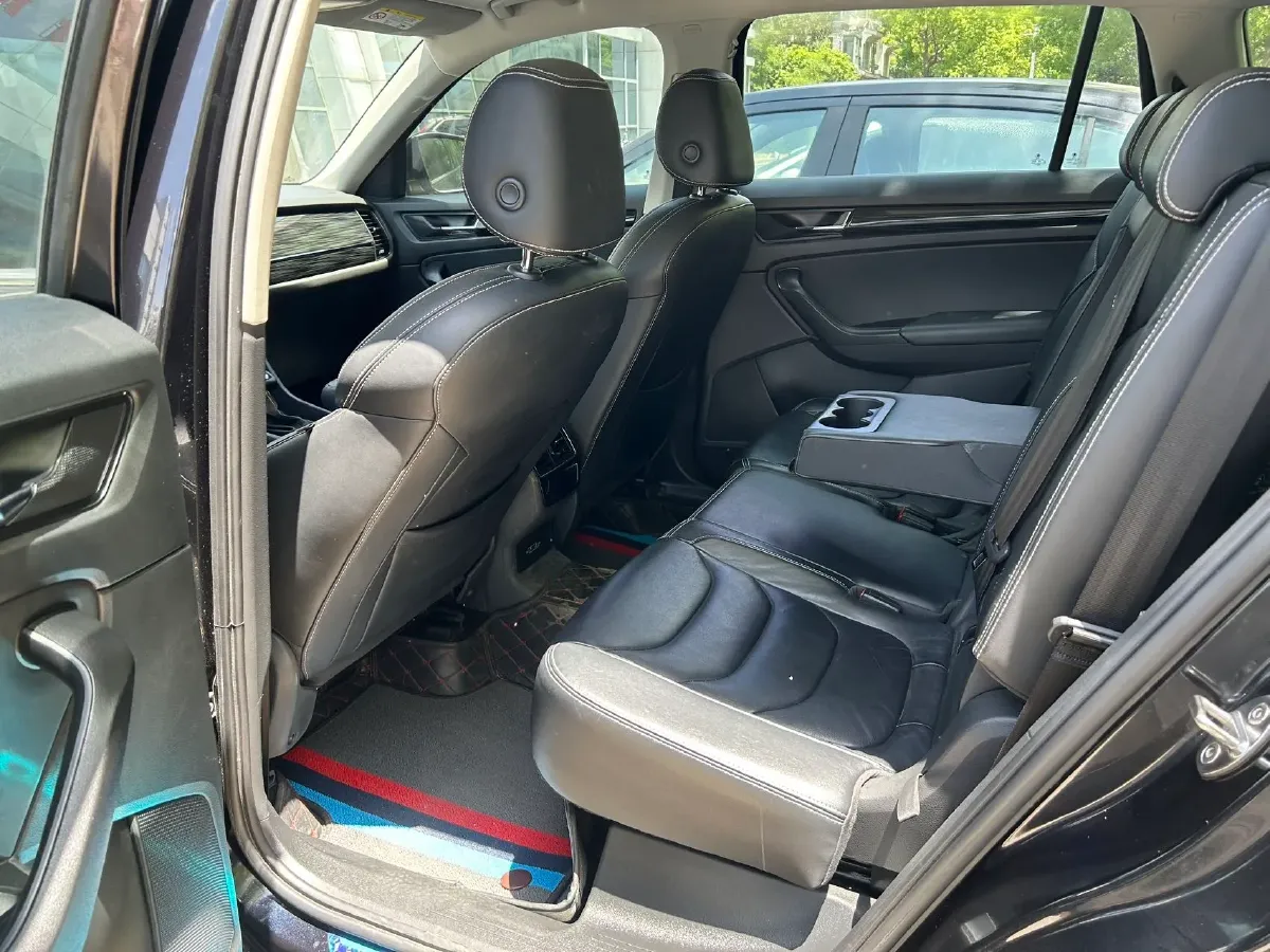 2018 Skoda Kodiak 1.8T 180HP L4 7DCT,autocango,china used car exporter,china ev exporter,chinese used car exporter,chinese used ev exporter