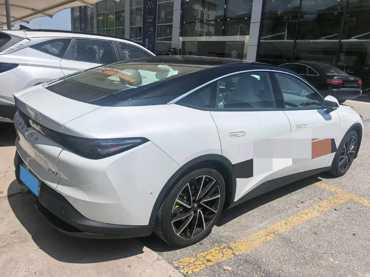 2024 ARCFOX αT5 BEV 79.2KWH,autocango,china used car exporter,china ev exporter,chinese used car exporter,chinese used ev exporter