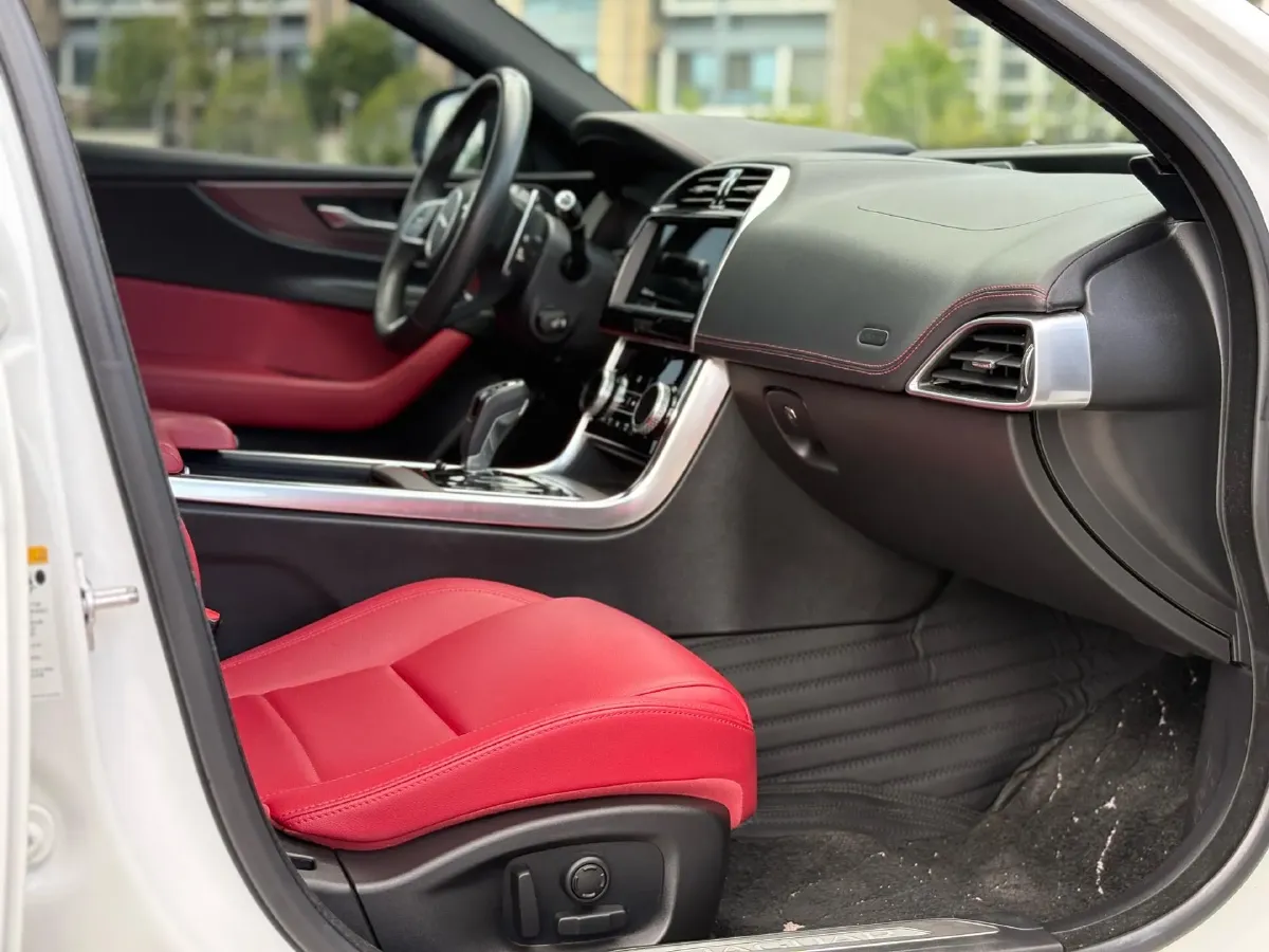 2020 Jaguar XEL 2.0T 200HP L4 8AT,autocango,china used car exporter,china ev exporter,chinese used car exporter,chinese used ev exporter