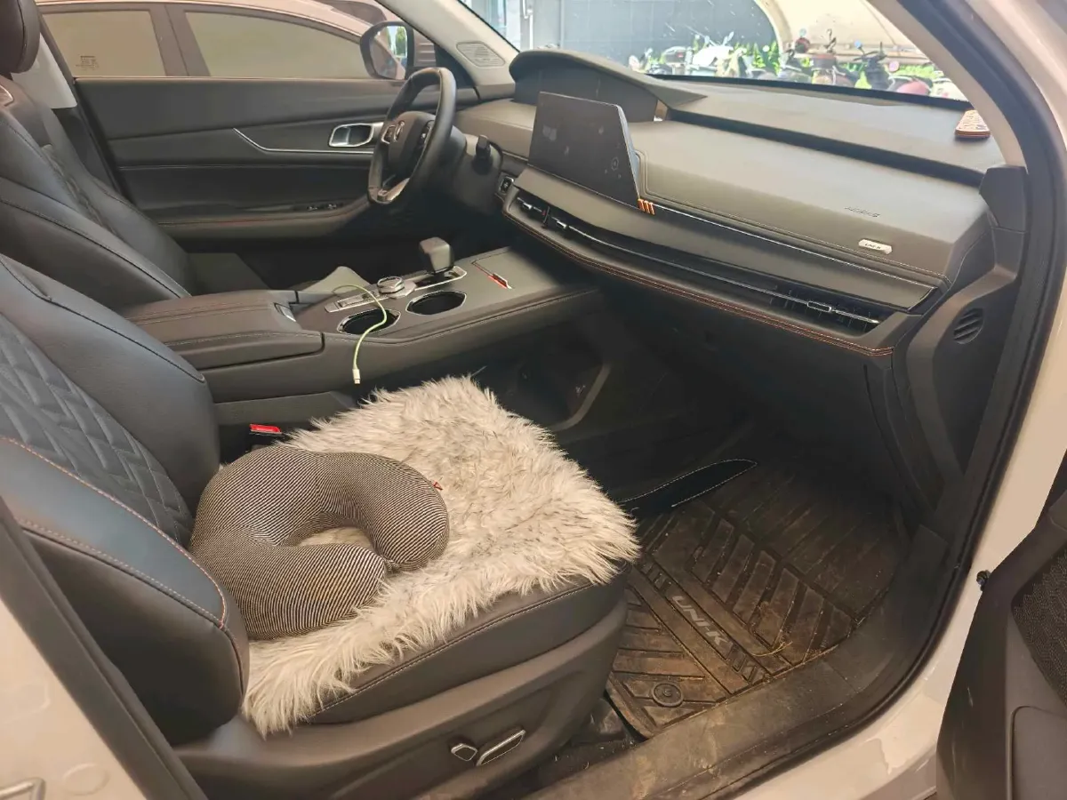 2021 ChangAn UNI-K 2.0T 233HP L4 8AT,autocango,china used car exporter,china ev exporter,chinese used car exporter,chinese used ev exporter