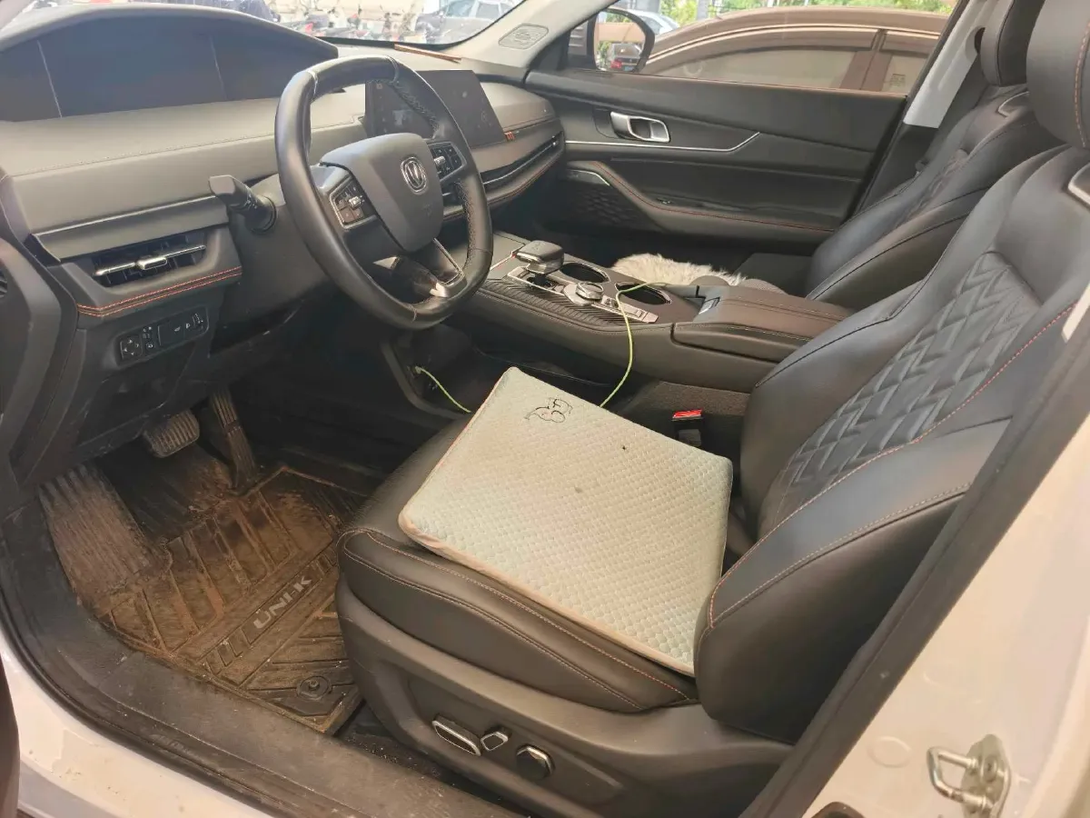 2021 ChangAn UNI-K 2.0T 233HP L4 8AT,autocango,china used car exporter,china ev exporter,chinese used car exporter,chinese used ev exporter