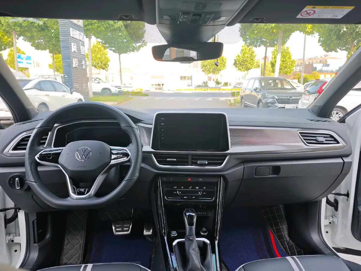 2023 Volkswagen T-Roc 1.5T 160HP L4 7DCT,autocango,china used car exporter,china ev exporter,chinese used car exporter,chinese used ev exporter