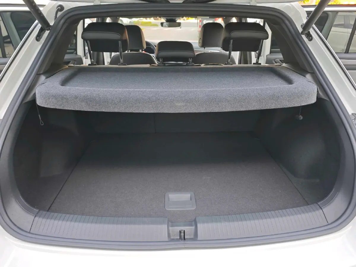 2023 Volkswagen T-Roc 1.5T 160HP L4 7DCT,autocango,china used car exporter,china ev exporter,chinese used car exporter,chinese used ev exporter