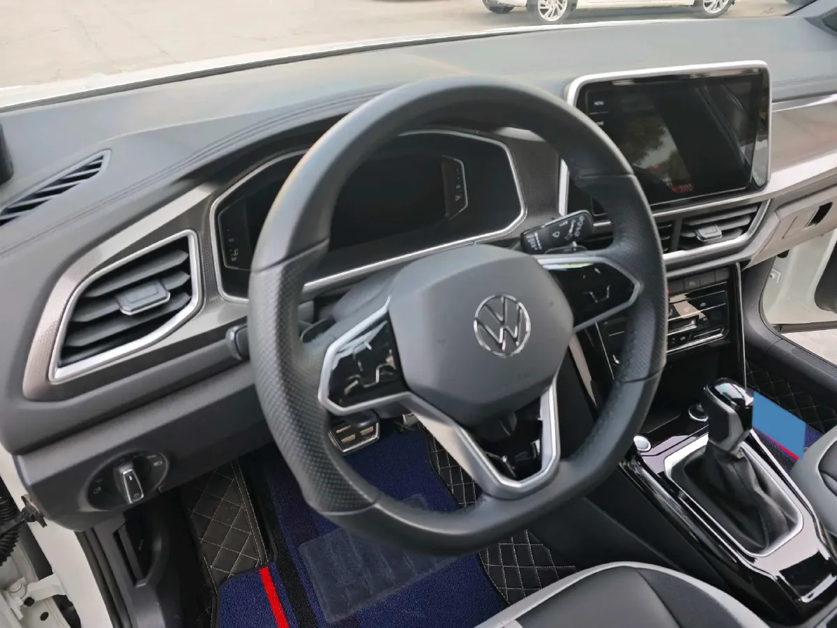2023 Volkswagen T-Roc 1.5T 160HP L4 7DCT,autocango,china used car exporter,china ev exporter,chinese used car exporter,chinese used ev exporter