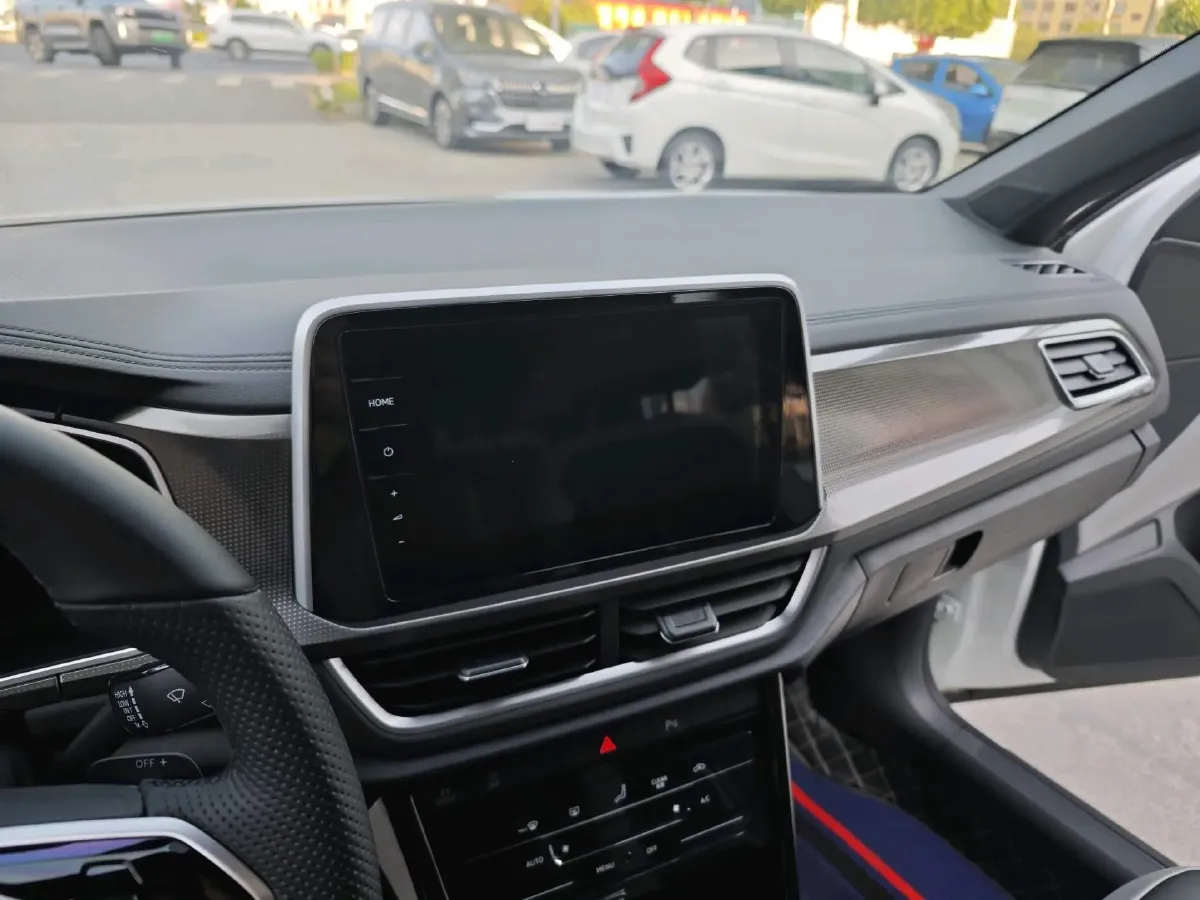 2023 Volkswagen T-Roc 1.5T 160HP L4 7DCT,autocango,china used car exporter,china ev exporter,chinese used car exporter,chinese used ev exporter
