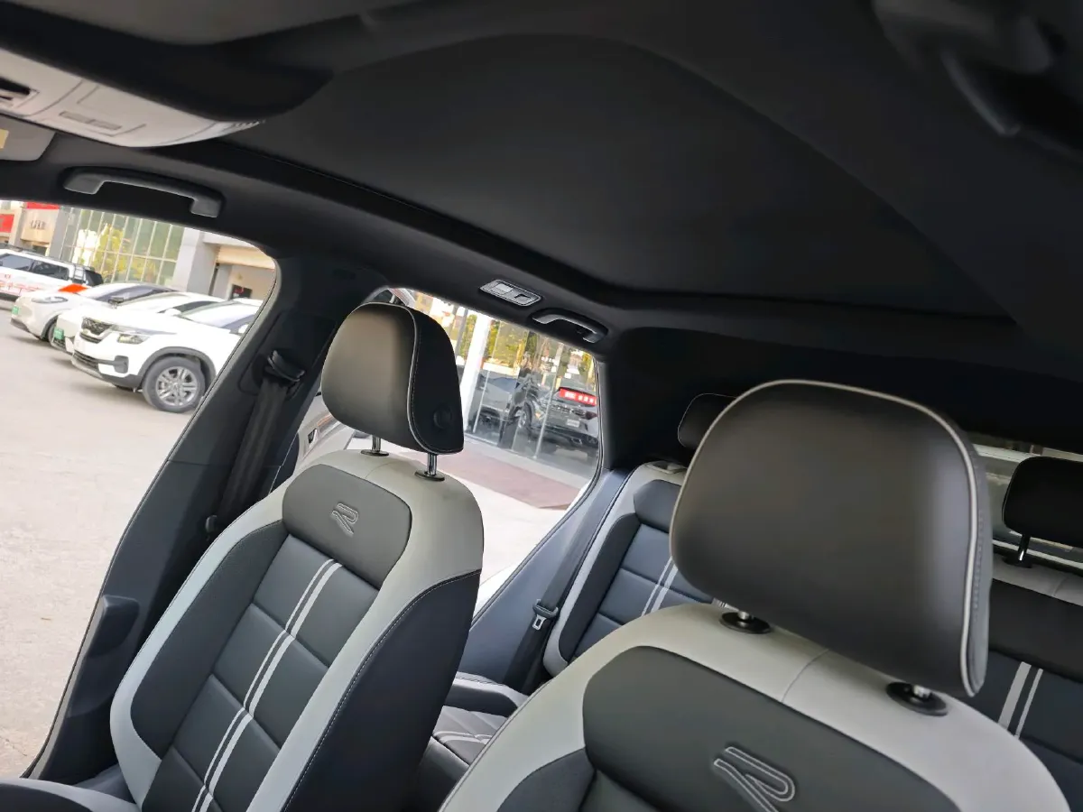 2023 Volkswagen T-Roc 1.5T 160HP L4 7DCT,autocango,china used car exporter,china ev exporter,chinese used car exporter,chinese used ev exporter