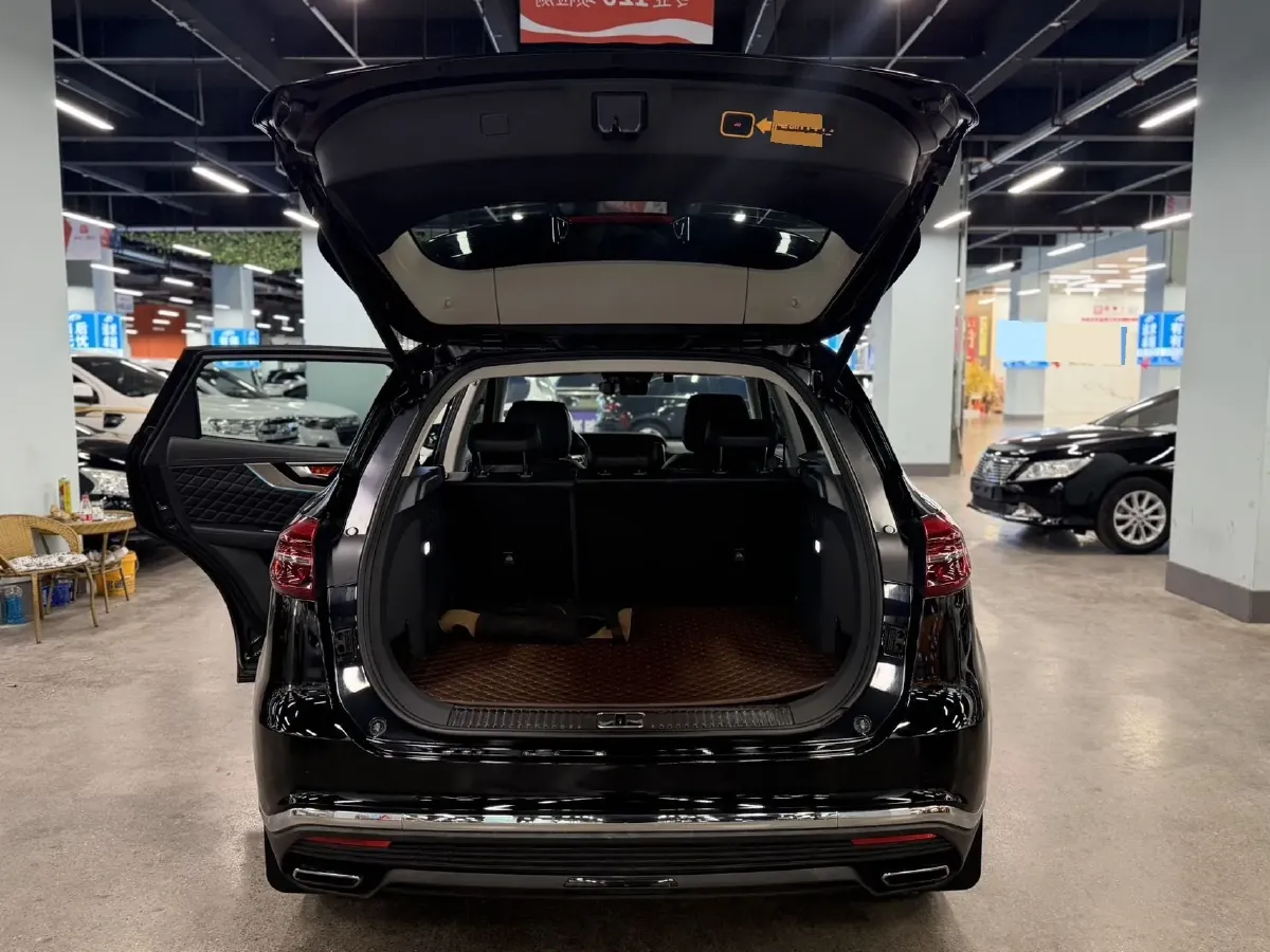 2022 HongQi HS5 2.0T 224HP L4 6AT,autocango,china used car exporter,china ev exporter,chinese used car exporter,chinese used ev exporter