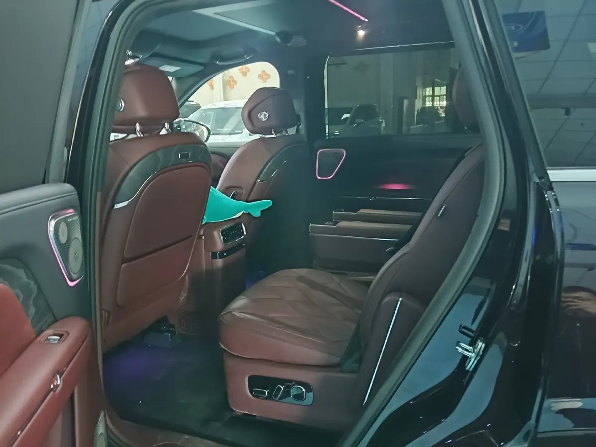 2026 Voyah TaiShan 1.5T 150HP L4 PHEV,autocango,china used car exporter,china ev exporter,chinese used car exporter,chinese used ev exporter