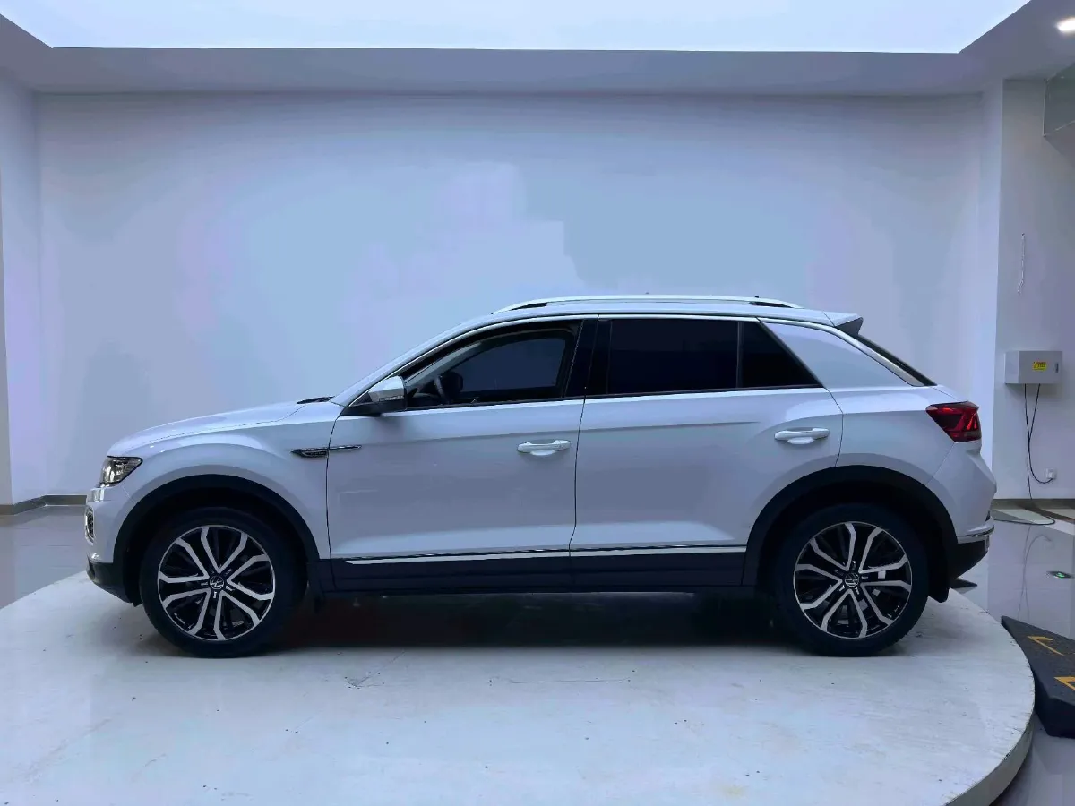 2022 Volkswagen T-Roc 1.4T 150HP L4 7DCT,autocango,china used car exporter,china ev exporter,chinese used car exporter,chinese used ev exporter