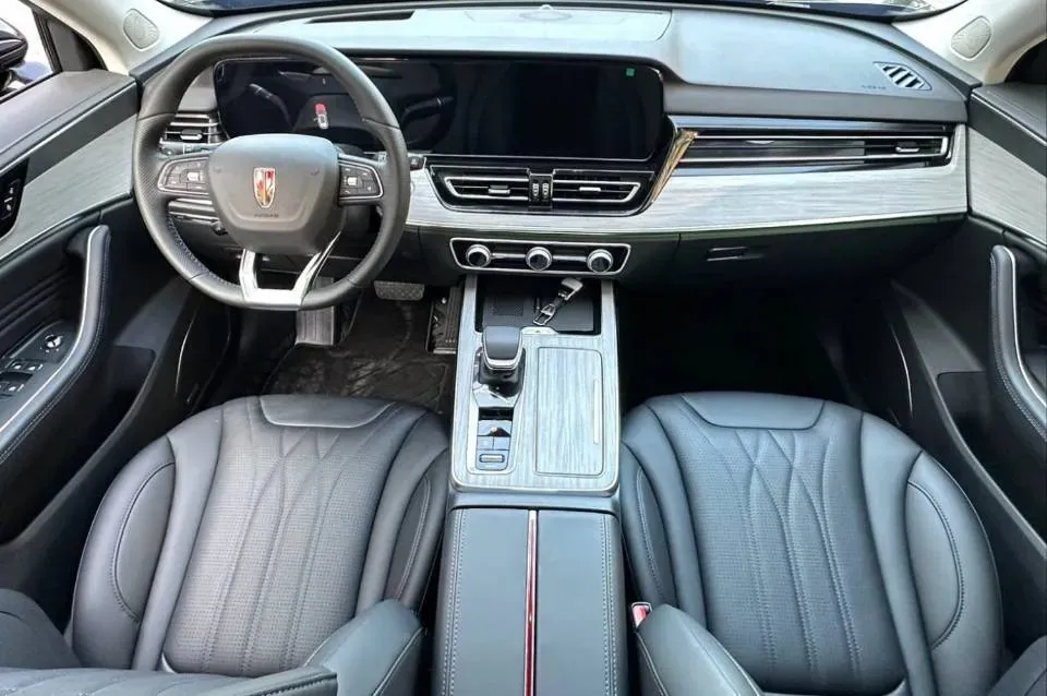 2025 HongQi HS5 2.0T 252HP L4 8AT,autocango,china used car exporter,china ev exporter,chinese used car exporter,chinese used ev exporter