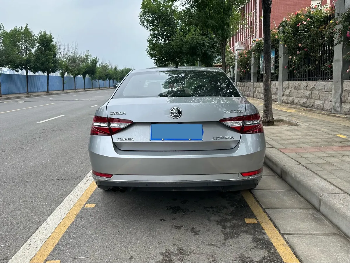2018 Skoda Superb 1.8T 180HP L4 7DCT,autocango,china used car exporter,china ev exporter,chinese used car exporter,chinese used ev exporter
