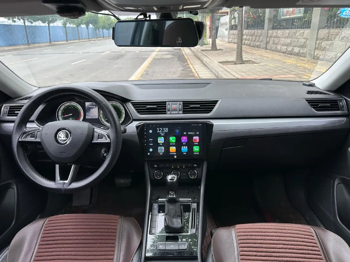 2018 Skoda Superb 1.8T 180HP L4 7DCT,autocango,china used car exporter,china ev exporter,chinese used car exporter,chinese used ev exporter