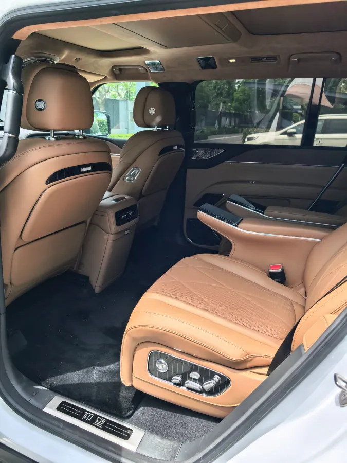 2025 YangWang U8 L REEV 272HP REEV,autocango,china used car exporter,china ev exporter,chinese used car exporter,chinese used ev exporter