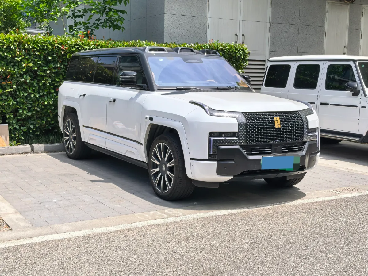 2025 YangWang U8 L REEV 272HP REEV,autocango,china used car exporter,china ev exporter,chinese used car exporter,chinese used ev exporter