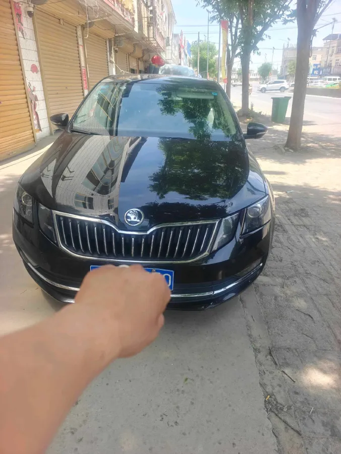 2019 Skoda Octavia 1.5L 113HP L4 5MT,autocango,china used car exporter,china ev exporter,chinese used car exporter,chinese used ev exporter