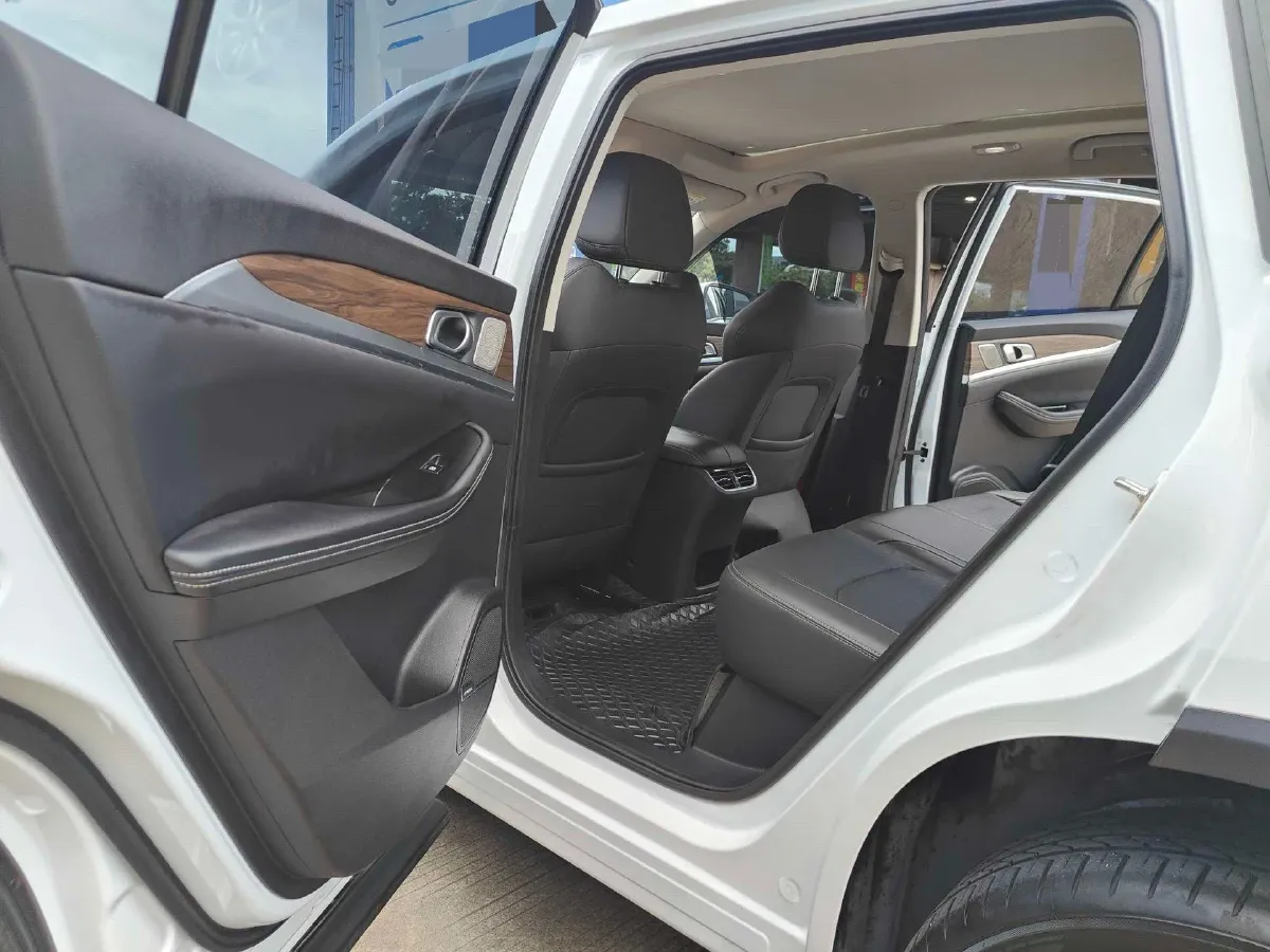 2024 Skyworth HT-i 1.5L 110HP L4 E-CVT PHEV 21.68KWH,autocango,china used car exporter,china ev exporter,chinese used car exporter,chinese used ev exporter