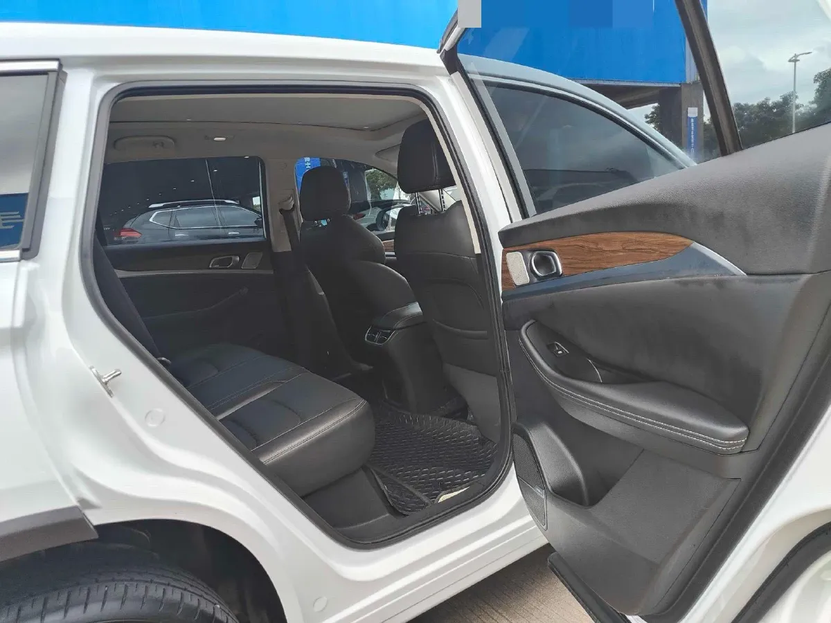 2024 Skyworth HT-i 1.5L 110HP L4 E-CVT PHEV 21.68KWH,autocango,china used car exporter,china ev exporter,chinese used car exporter,chinese used ev exporter