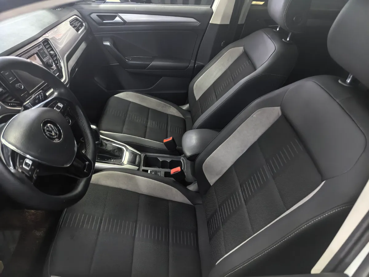 2020 Volkswagen T-Roc 1.4T 131HP L4 7DCT,autocango,china used car exporter,china ev exporter,chinese used car exporter,chinese used ev exporter